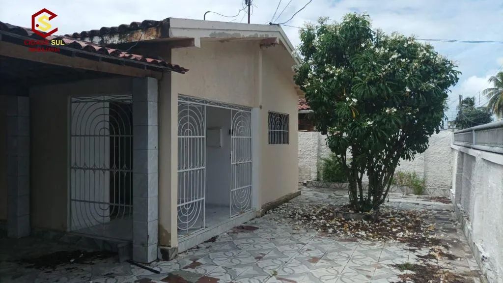 Casa á venda no Geisel por R$450 MIl, 3 quartos sendo um suíte 2