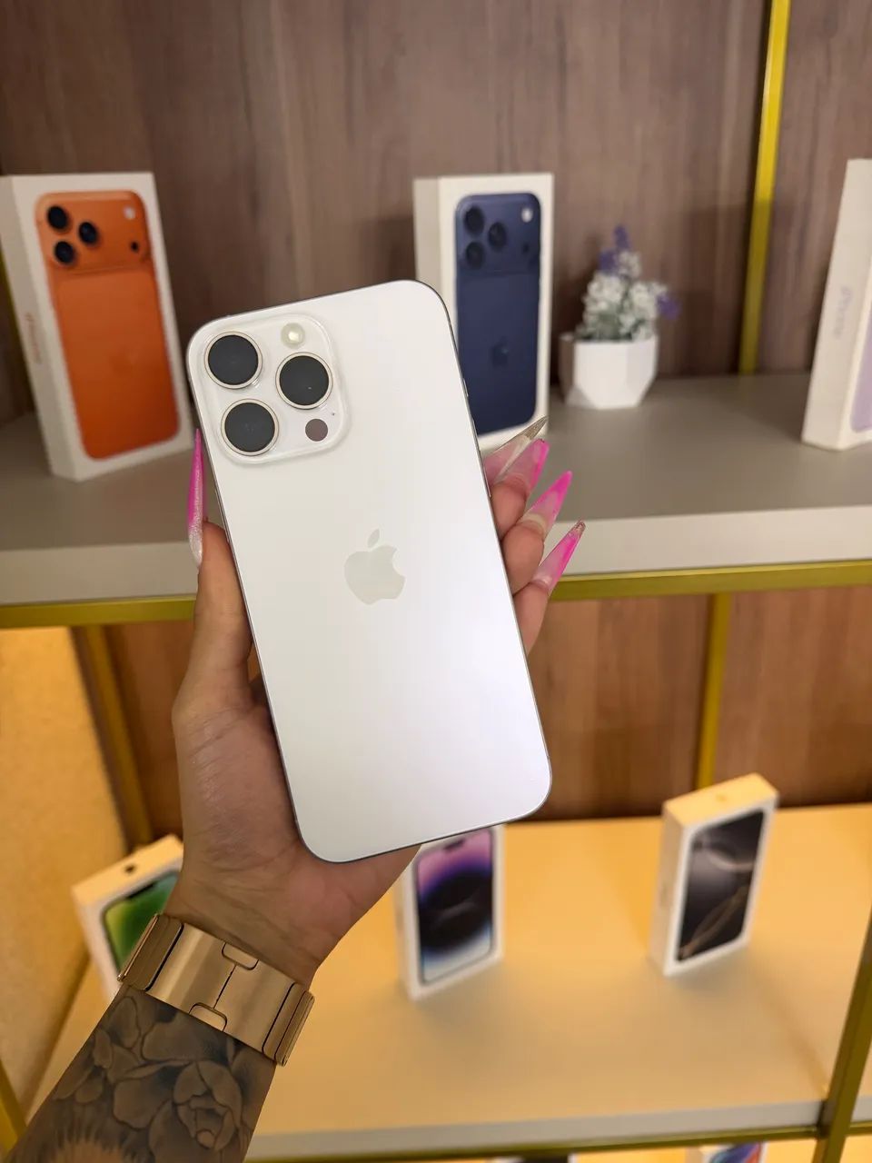 iPhone 16 Pro Max Titânio Branco - Foto 3