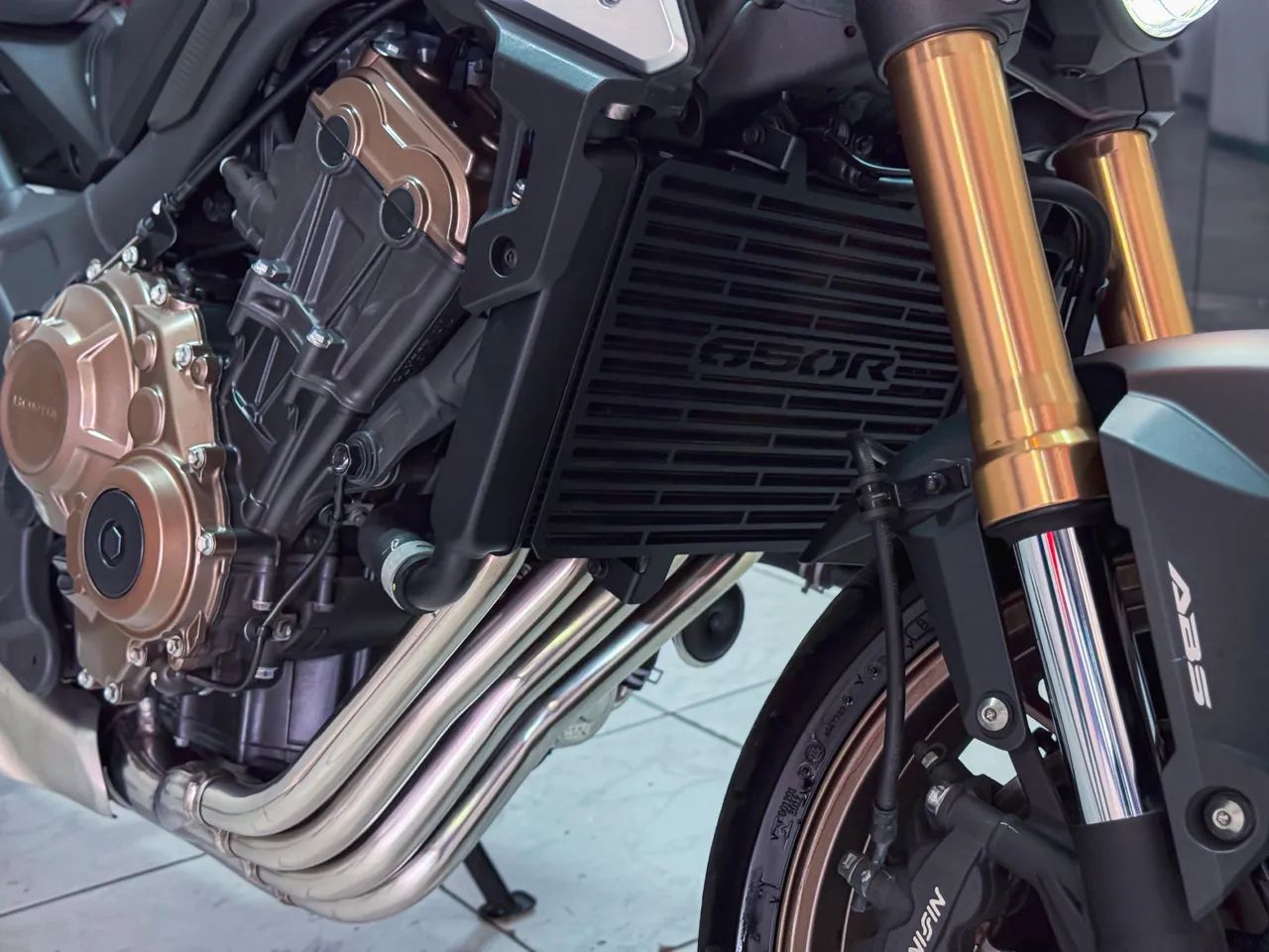 CB 650R NSC ABS 2022 COM APENAS 9.000 KM - SUPER EXCLUSIVA  - Foto 11