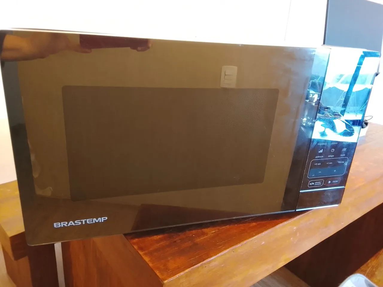 Microondas grill espelhado Brastemp