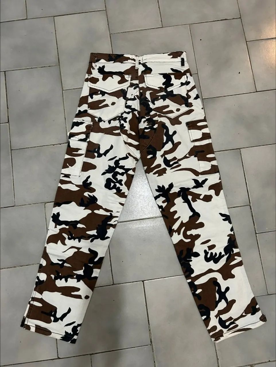  Calça cargo camuflada tamanho 40 - Foto 3