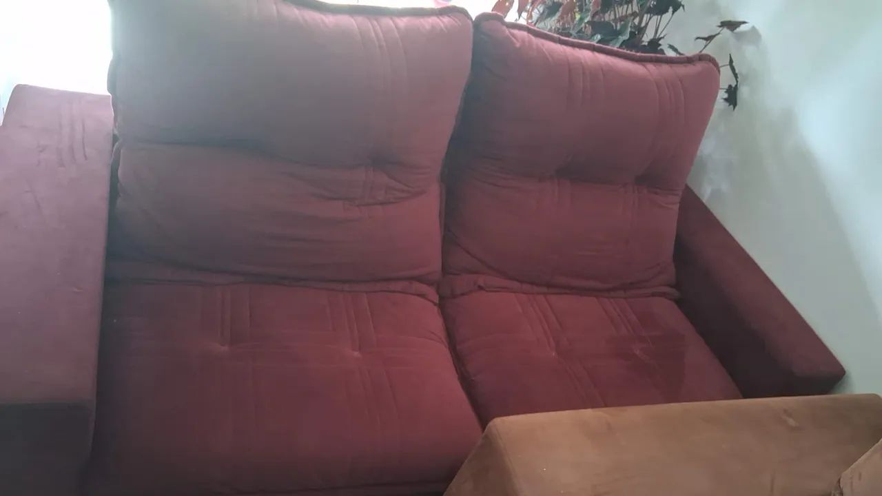 Vendo sofá retrátil de 3 lugares  - Foto 2