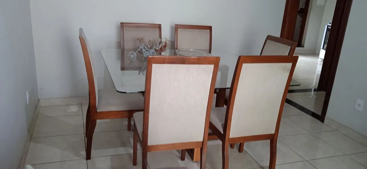 Mesa toda em vidro e 6 cadeiras - Foto 2