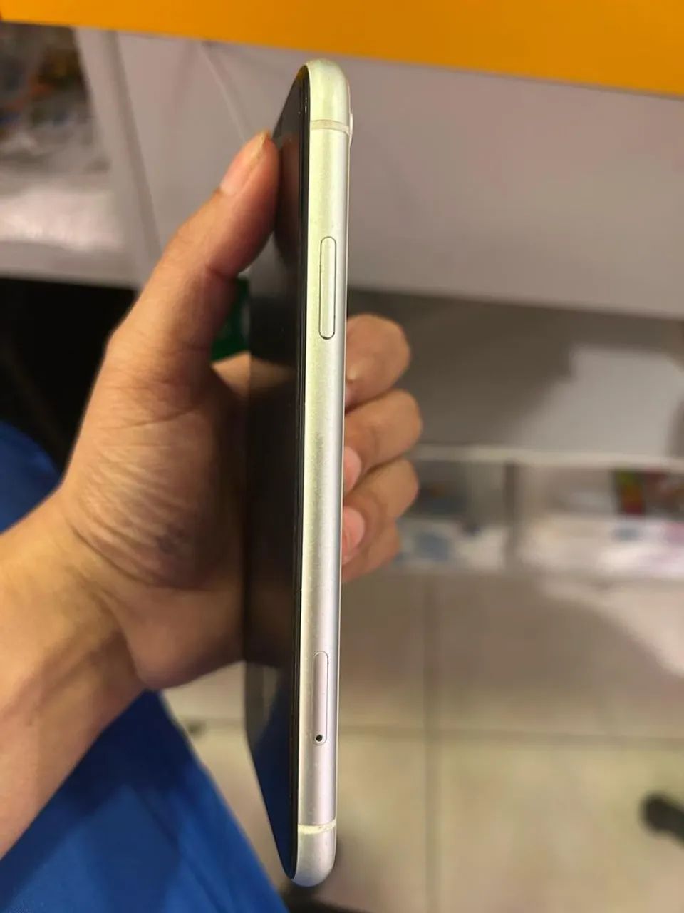 ? VENDO IPHONE XR BRANCO ? - Foto 4