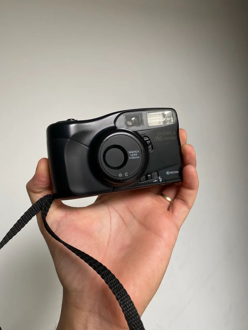Camera Analógica Automática Yashica MG-Motor