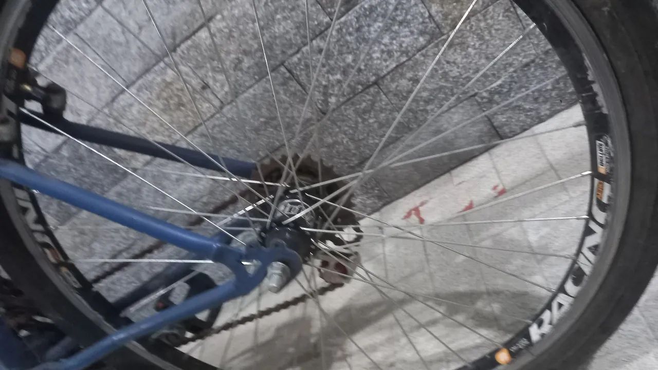 Bicicleta azul aro 26 - Foto 2