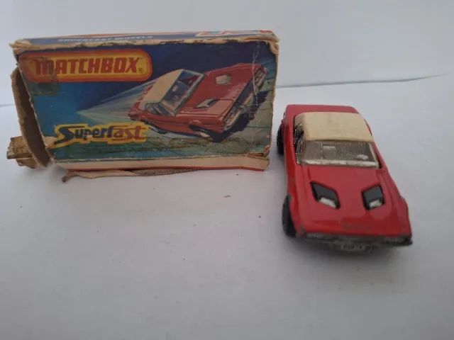 Carrinho Matchbox Antigo Dodge Challenger