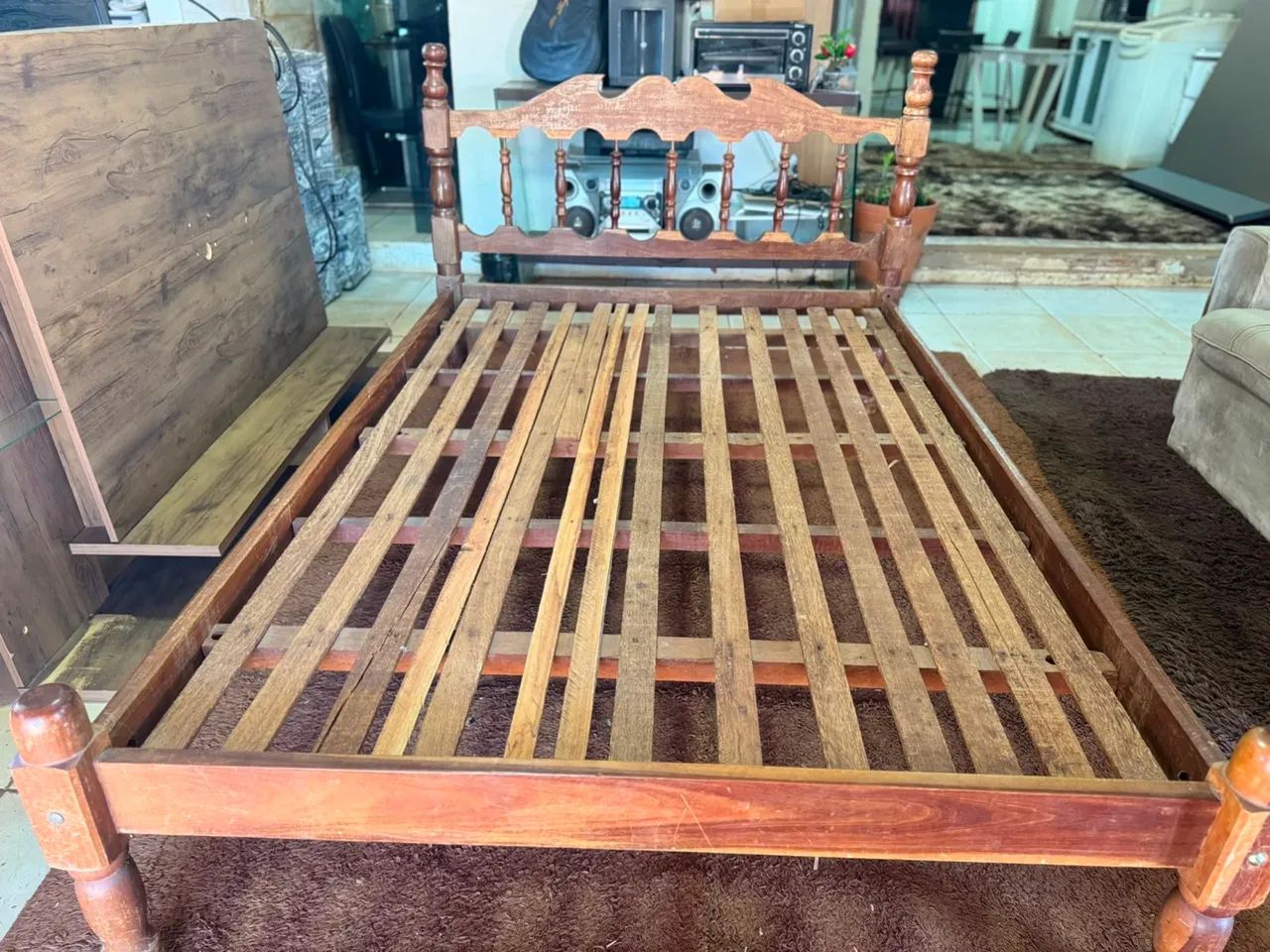 Cama de madeira Maciça 