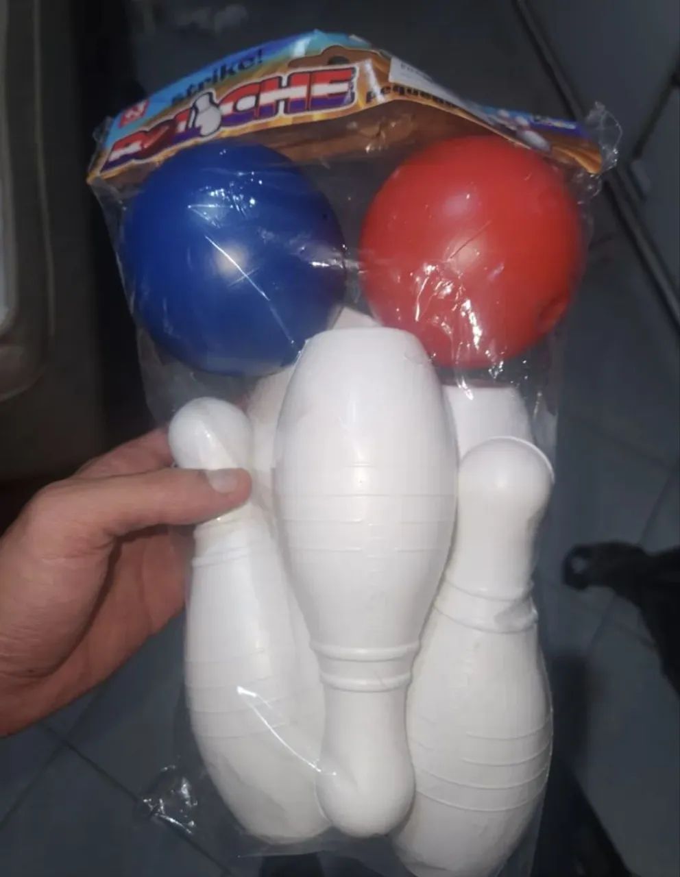 Kit jogo de boliche com 6 pinos e duas bolas 