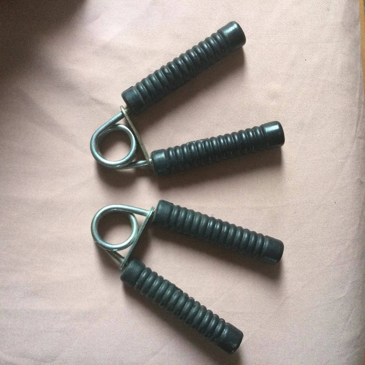 2 hand grip