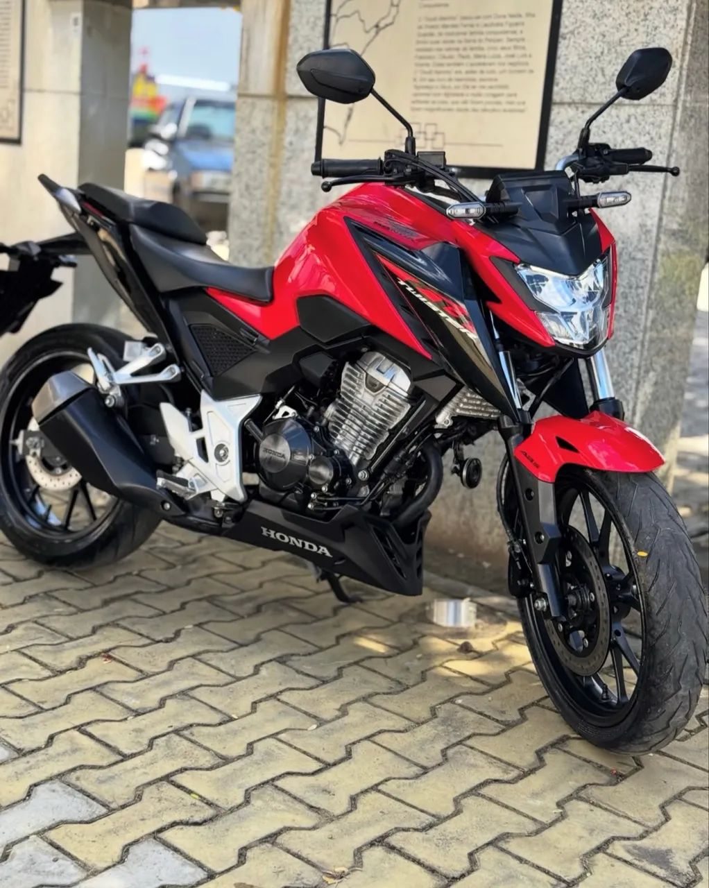CB TWISTER 300