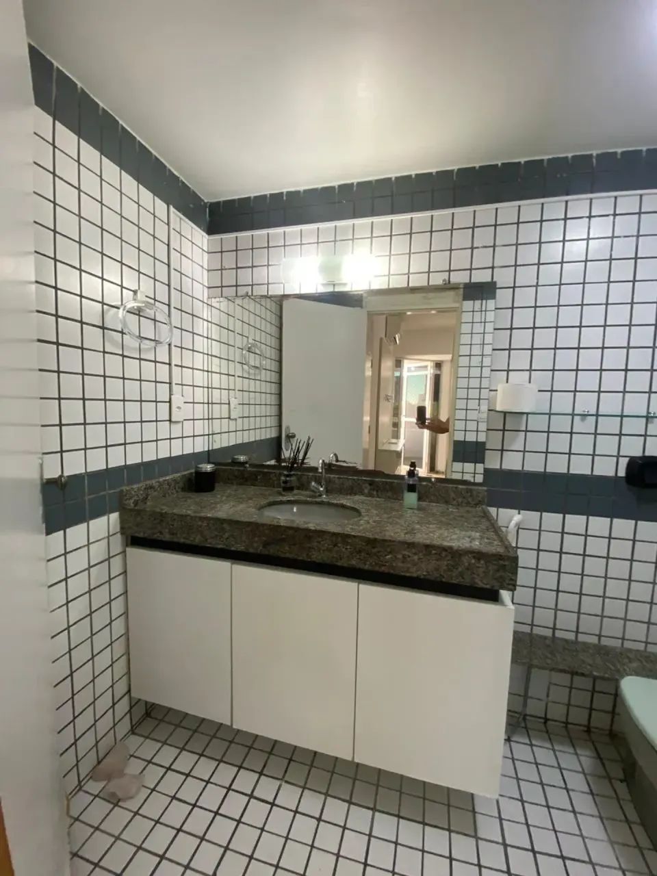 Alugo Apartamento  com 3 quartos todo mobiliado - Foto 5