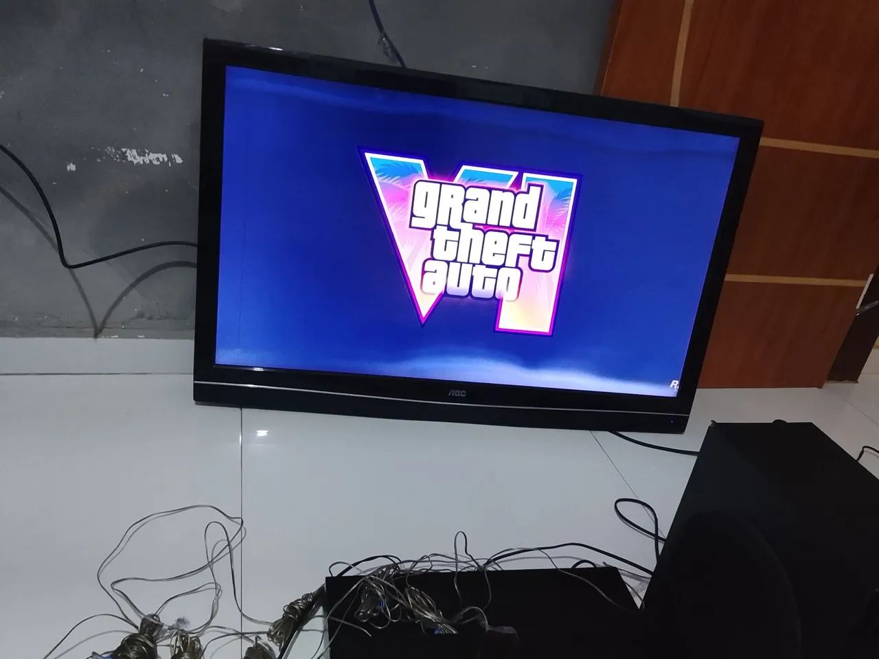 Tv AOC 43 polegadas funcionando porém mancha na tela