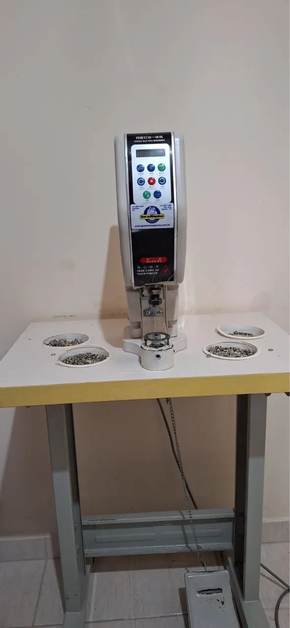 Máquina de Ilhós com painél eletrônico Lanmax LM-918 - 220V - Foto 4