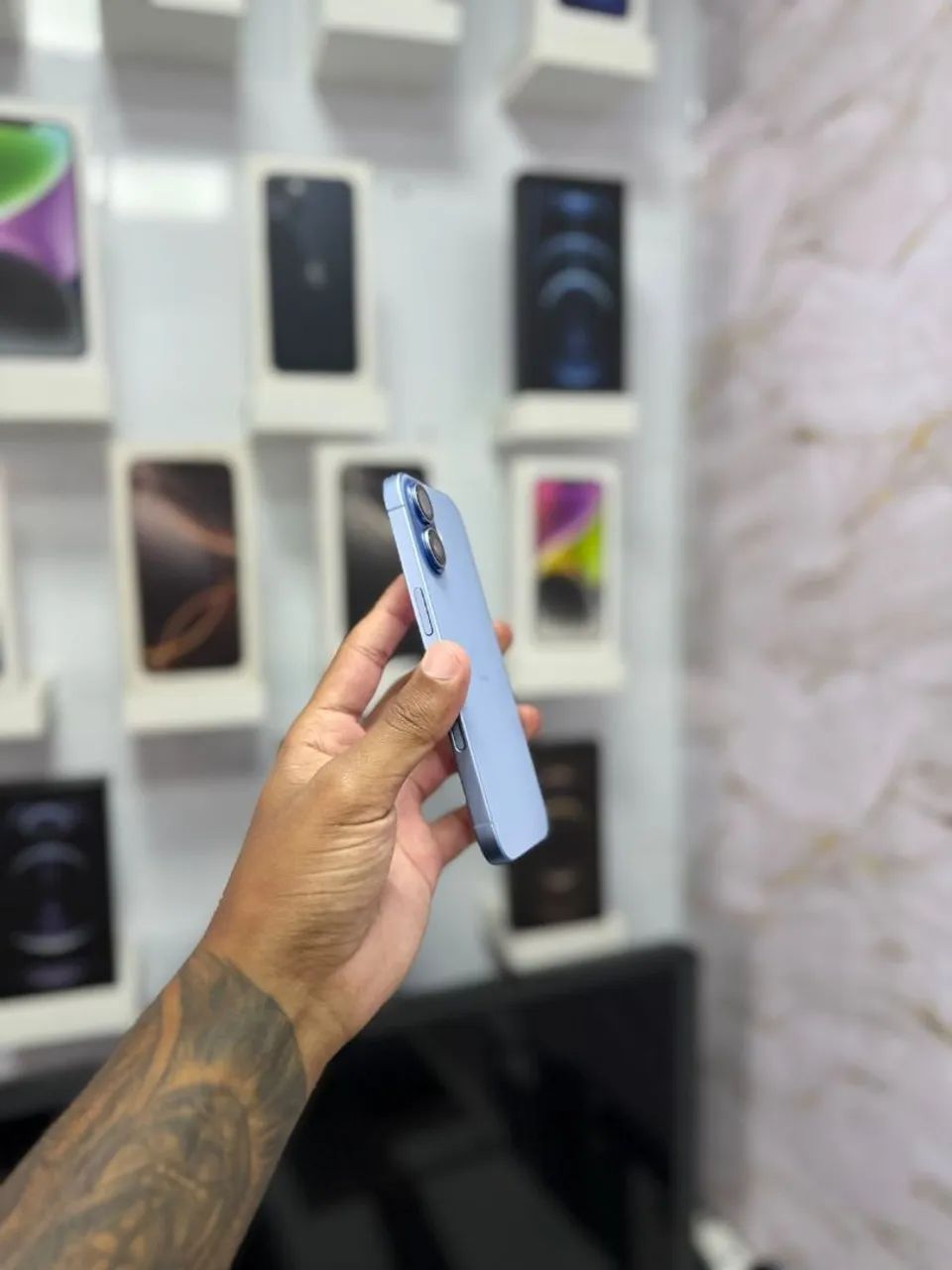 IPHONE 17 256GB AZUL<br>R$ 4.999,00 - Foto 5
