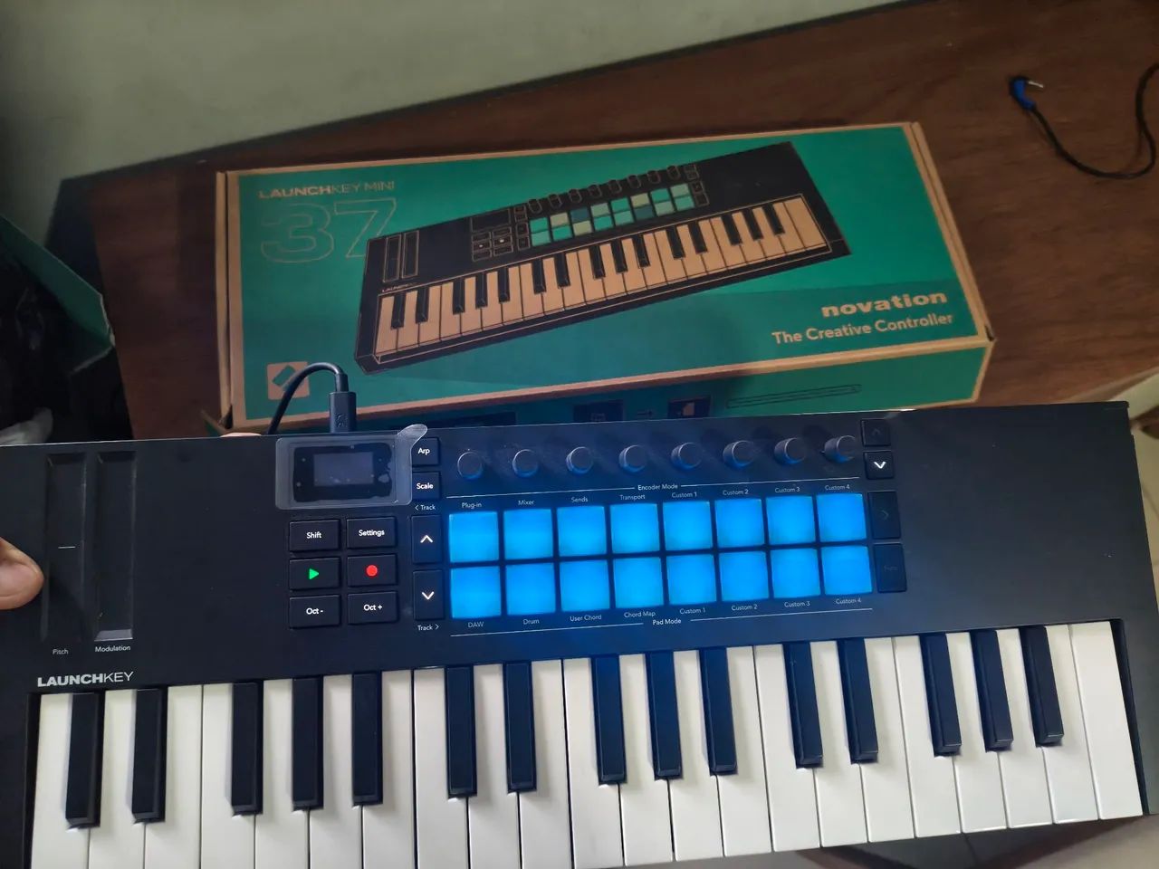 Controlador de teclado Novation Launchkey Mini - Instrumentos