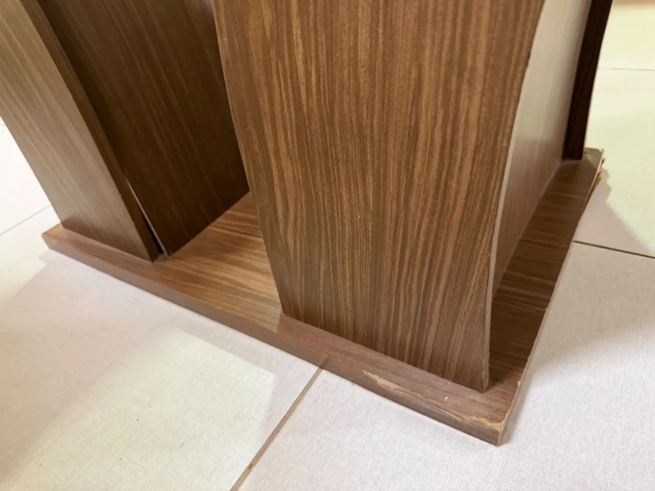 Mesa de vídeo com 6 cadeiras  - Foto 4