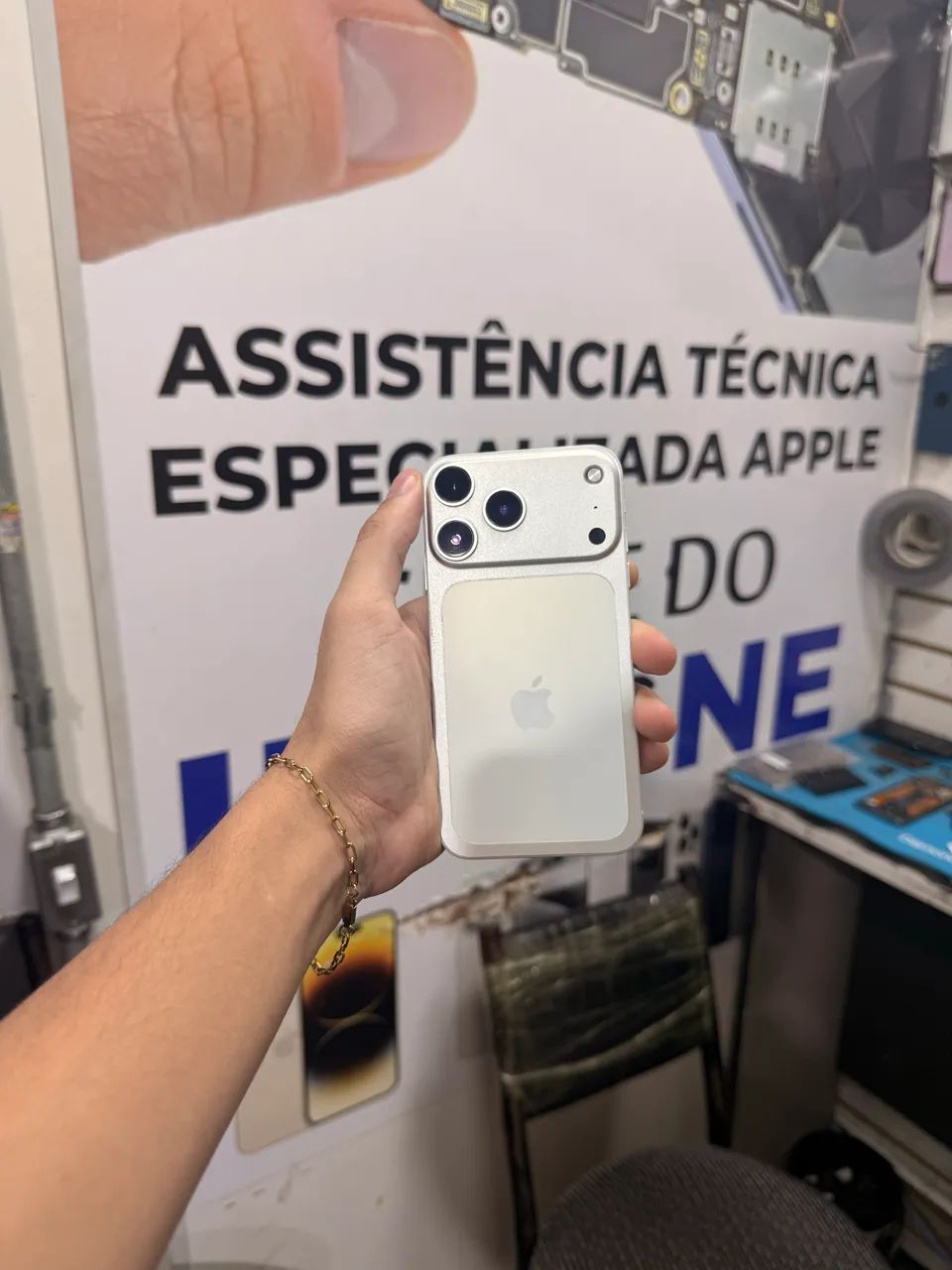 ? iPhone 11 na Carcaça 17 Pro Silver ? Visual Premium e Exclusivo! ? - Foto 3
