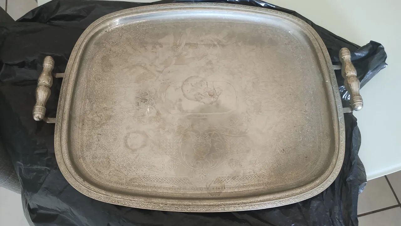 Bandeja relíquia tem mais de 100 anos - Foto 3