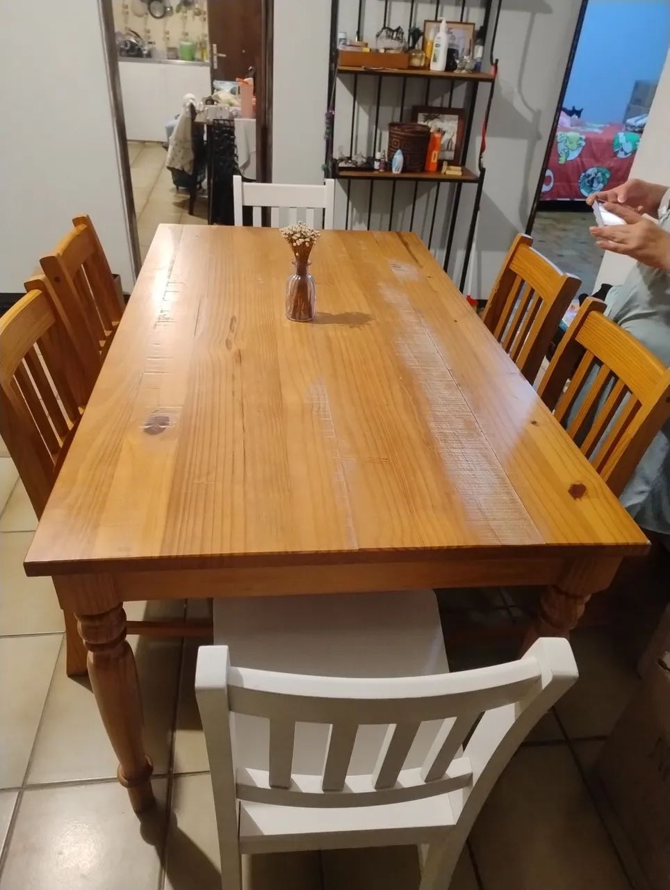 VENDO MESA COM CADEIRAS - Foto 3