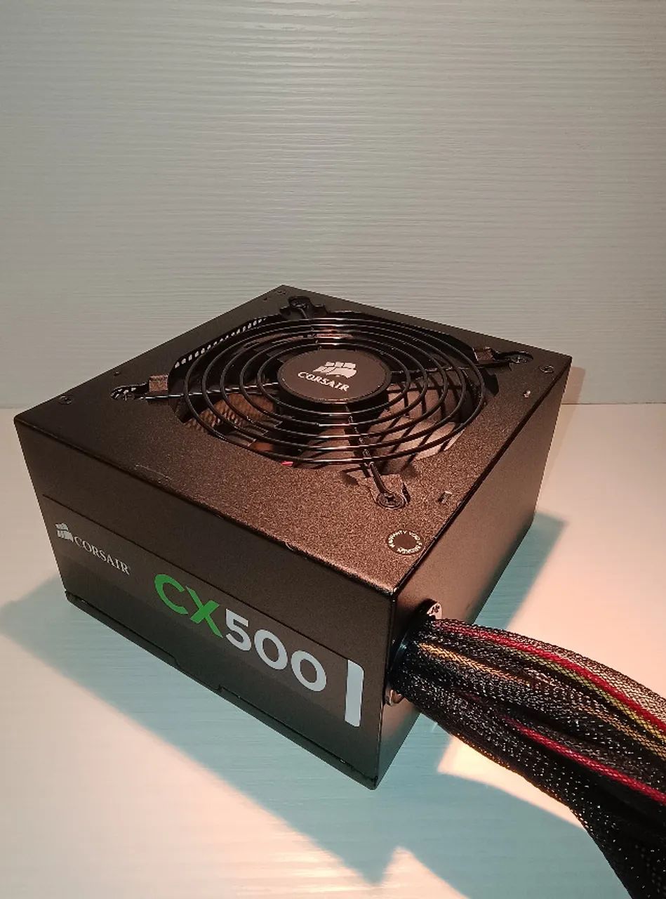 Fonte PC Corsair CX500 com cabo de força