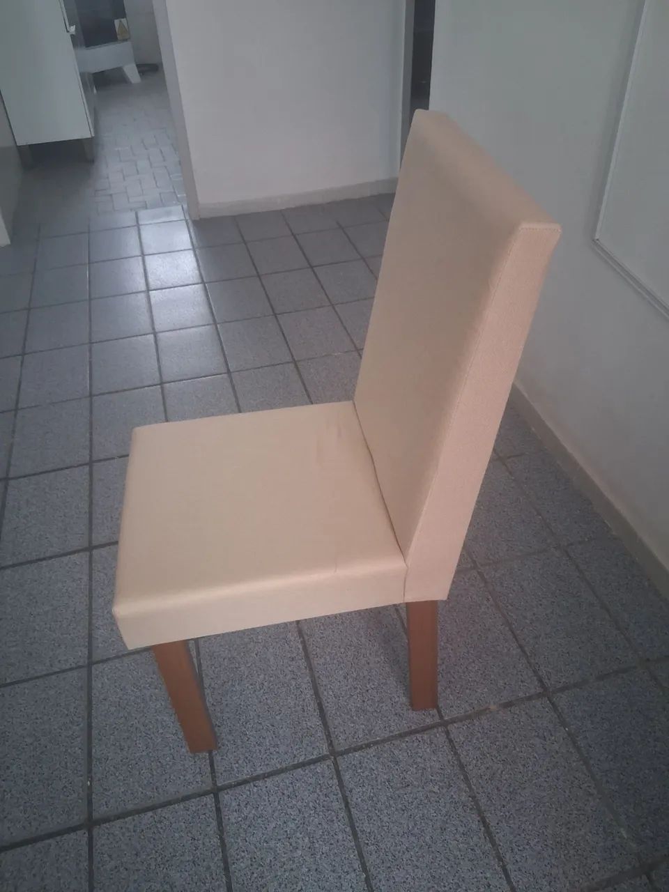 Vendo cadeiras de sala de jantar. - Foto 4