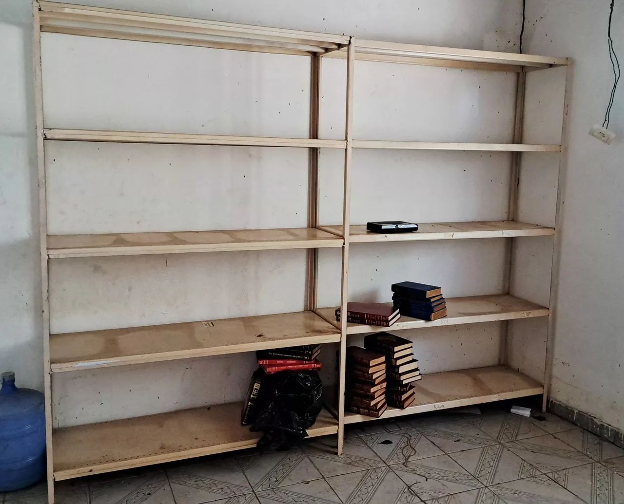 Prateleiras diversas utilidades - Foto 3