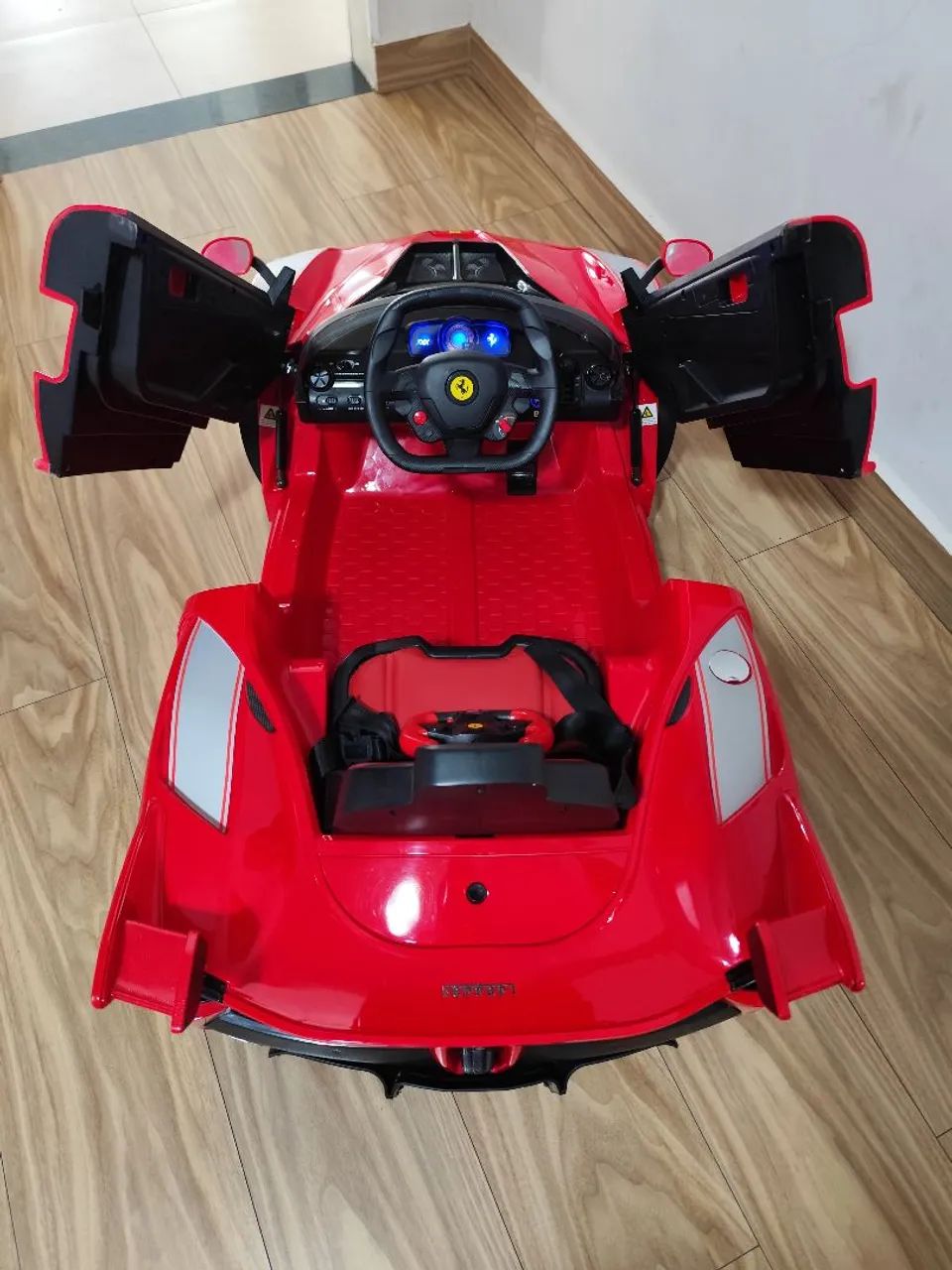 Carrinho elétrico infantil ,perfeito estado, controle remoto e carregador, - Foto 6
