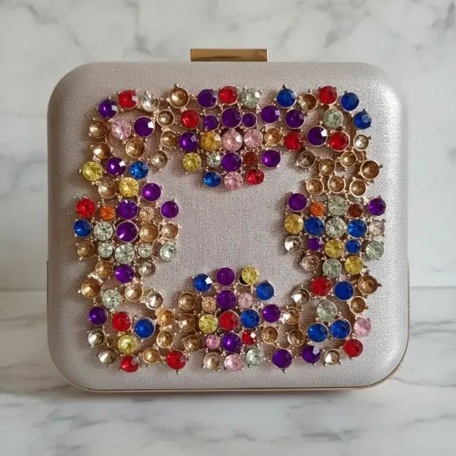 bolsa de festa dourada com pedras - Foto 2