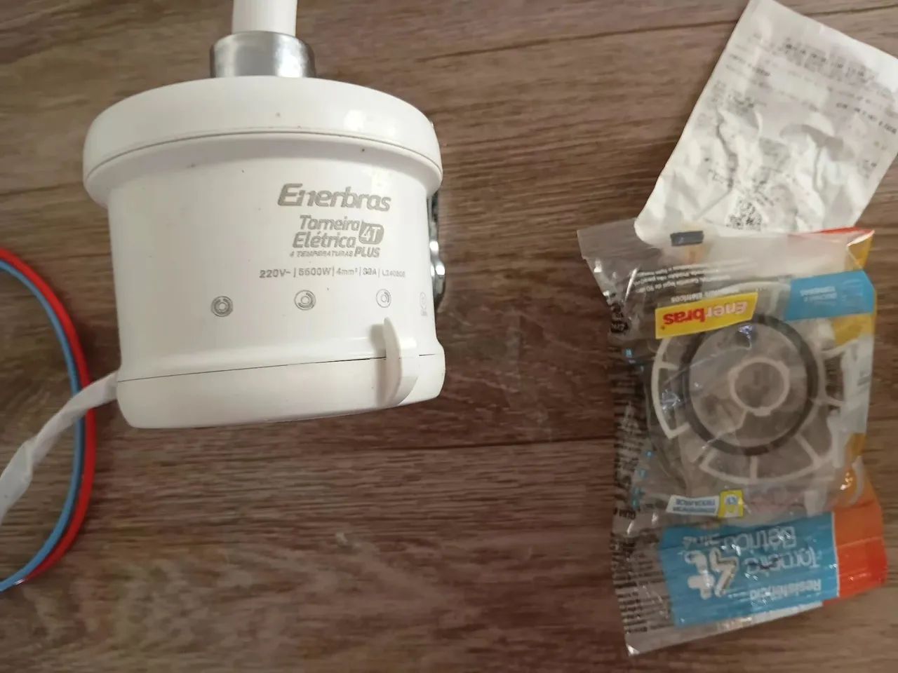 Nearly new electric faucet in working condition + another residence as a bonus
