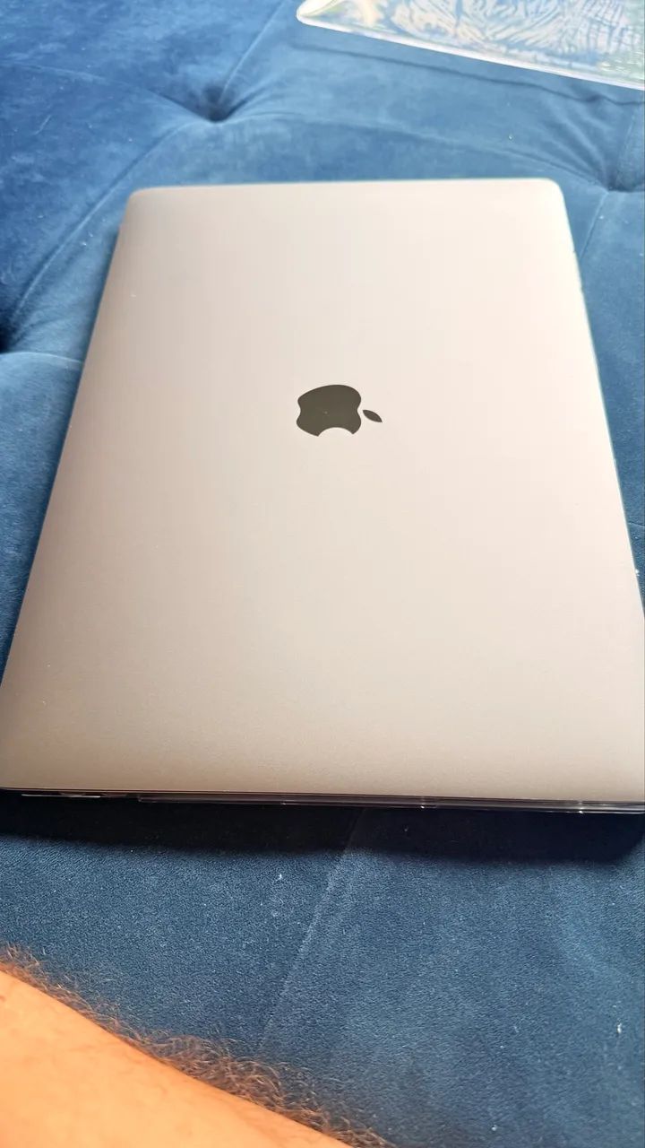 MacBook Pro 15 - i7 6 core - TouchBar - 16gb DDR4 - 512ssd - 2018 - Vídeo dedicado