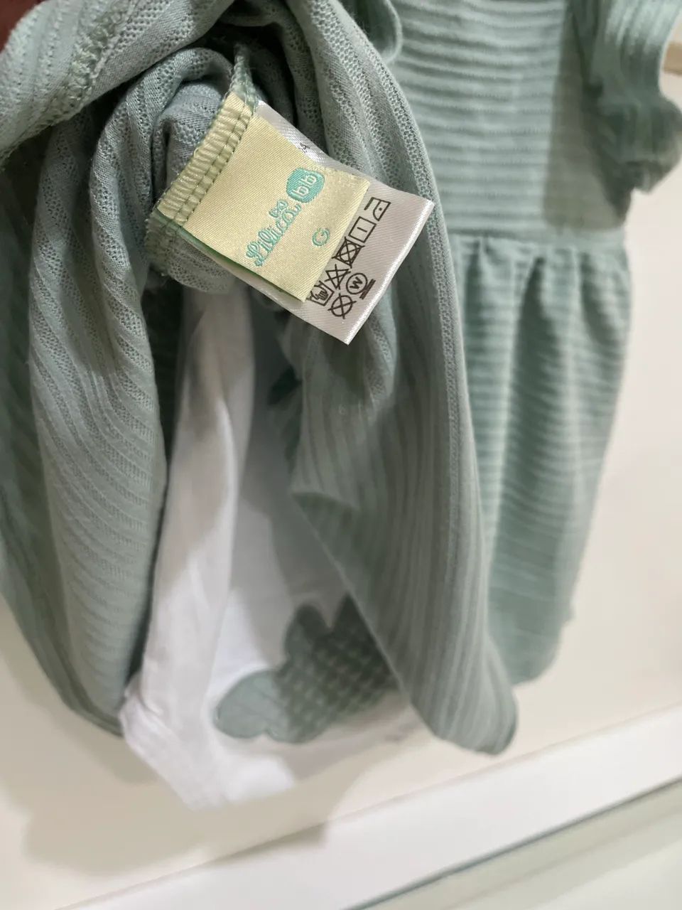 vestido body bebê lilica ripilica verde com libélulas bordadas - Foto 2
