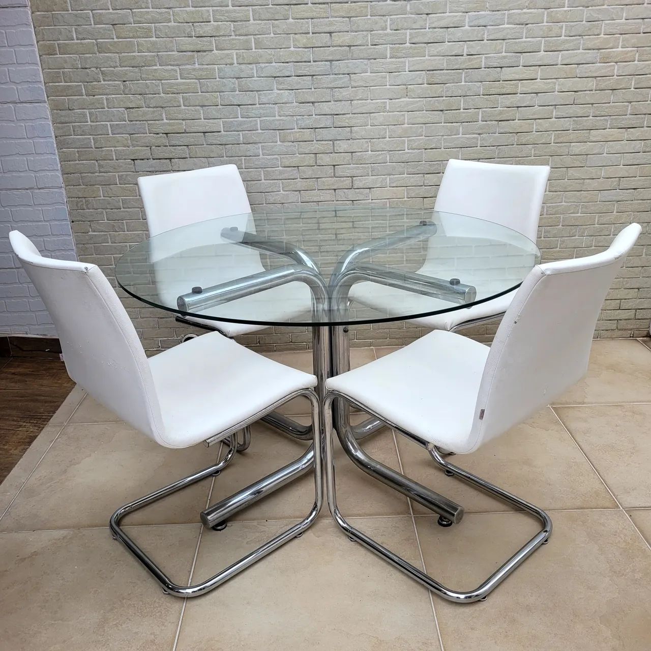 Mesa de jantar redonda + 4 cadeiras Etna