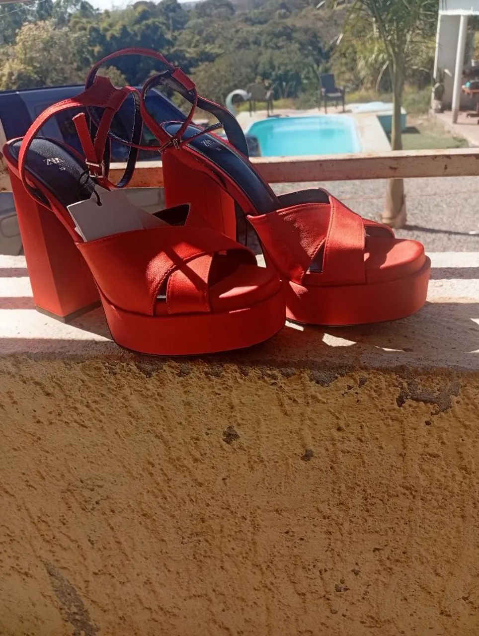 Vendo sandália da Zara nunca usada - Foto 2