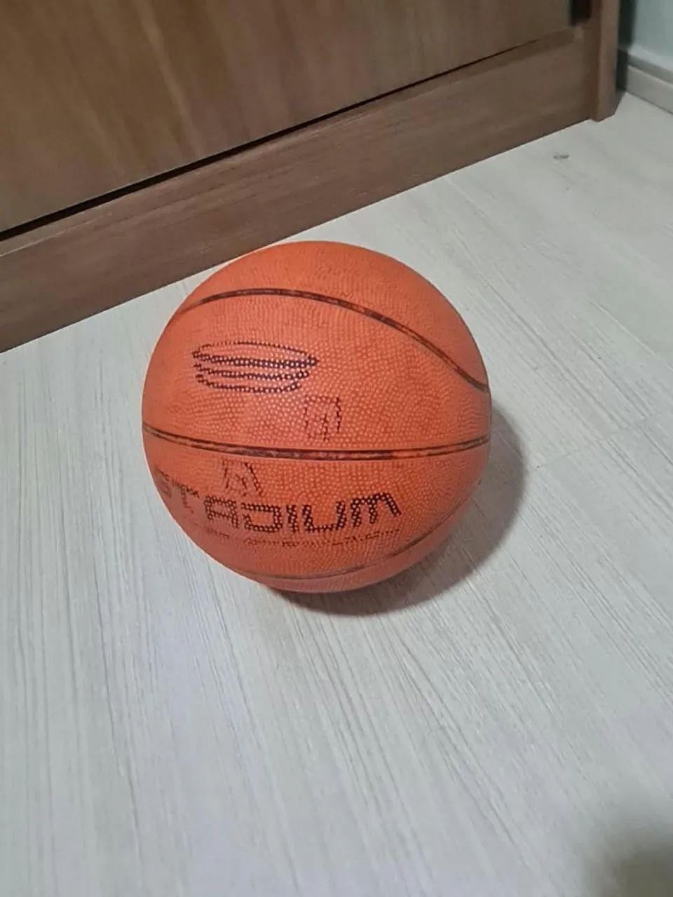 Bola de basquete usada