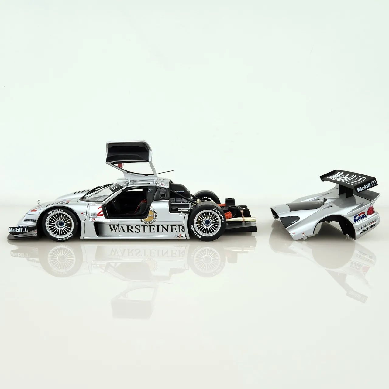Miniatura Mercedes CLK GTR AutoArt 1:18 Klaus Ludwig 