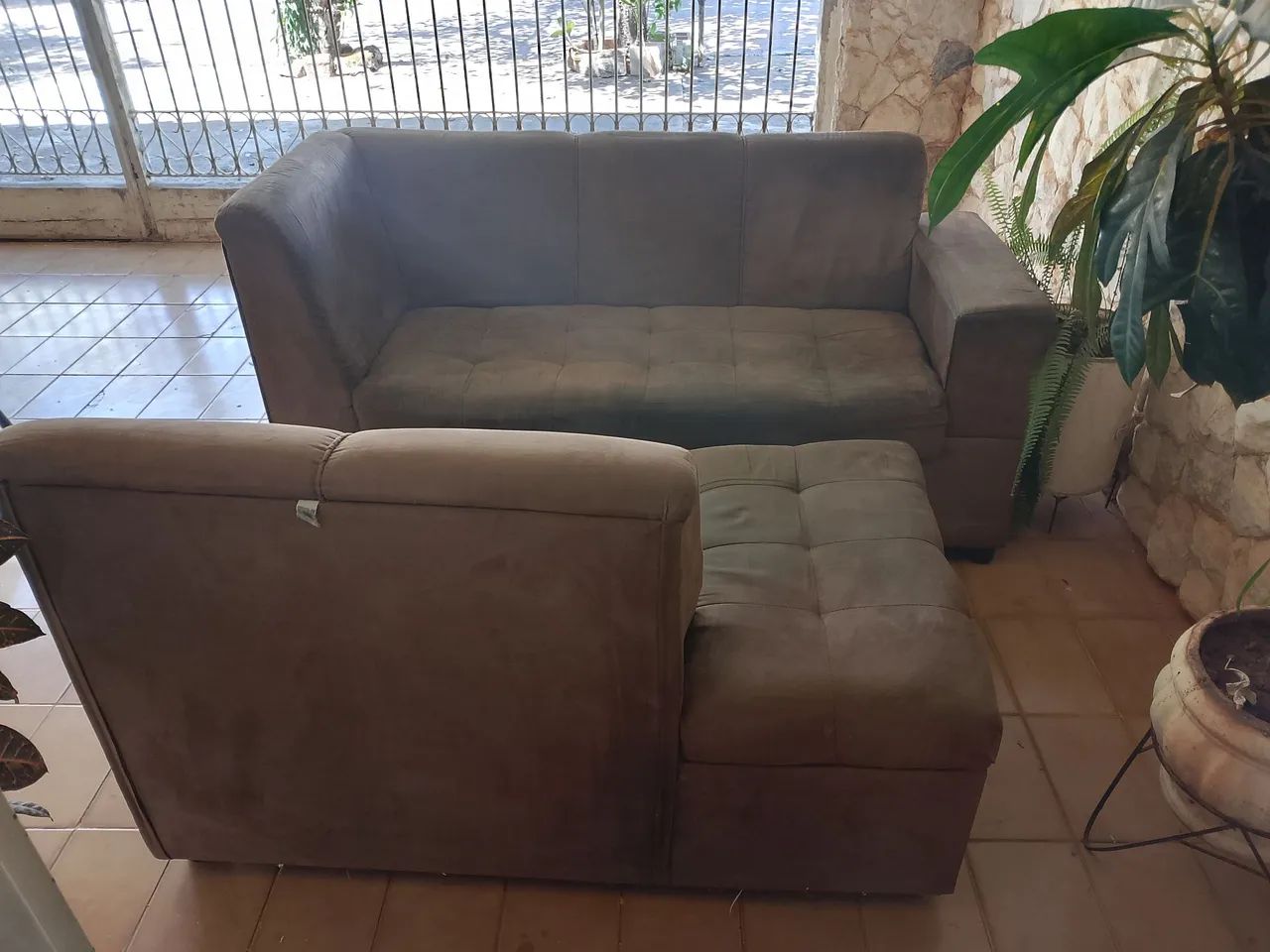 vendo sofa usado 5 lugares whatsapp *