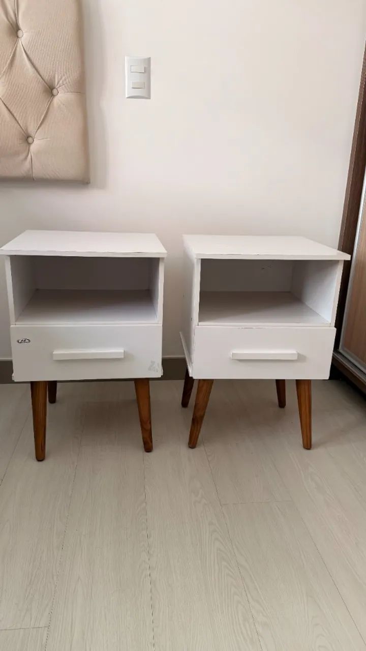 Mesa de Cabeceira Branca - Usada 