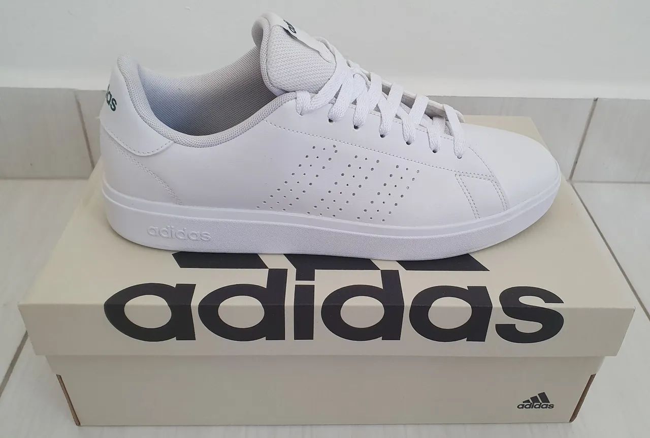 Tênis adidas 