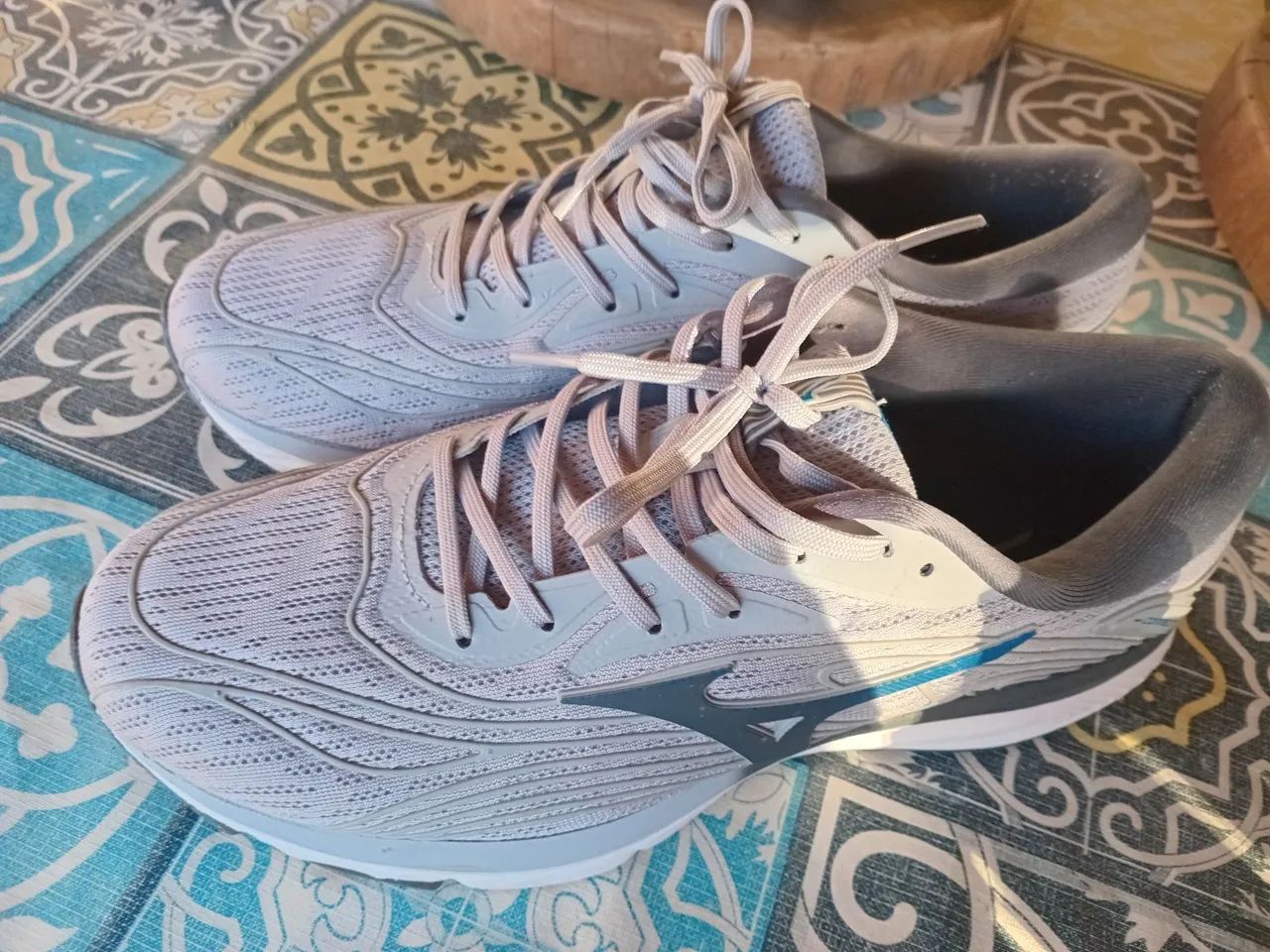 Tenis mizuno cinza e azul - Foto 2