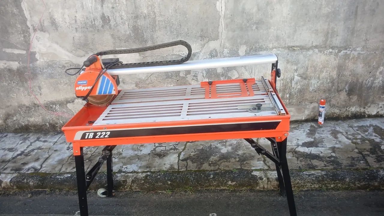 Cortador de Cerâmicas e Porcelanatos com Bancada 220V