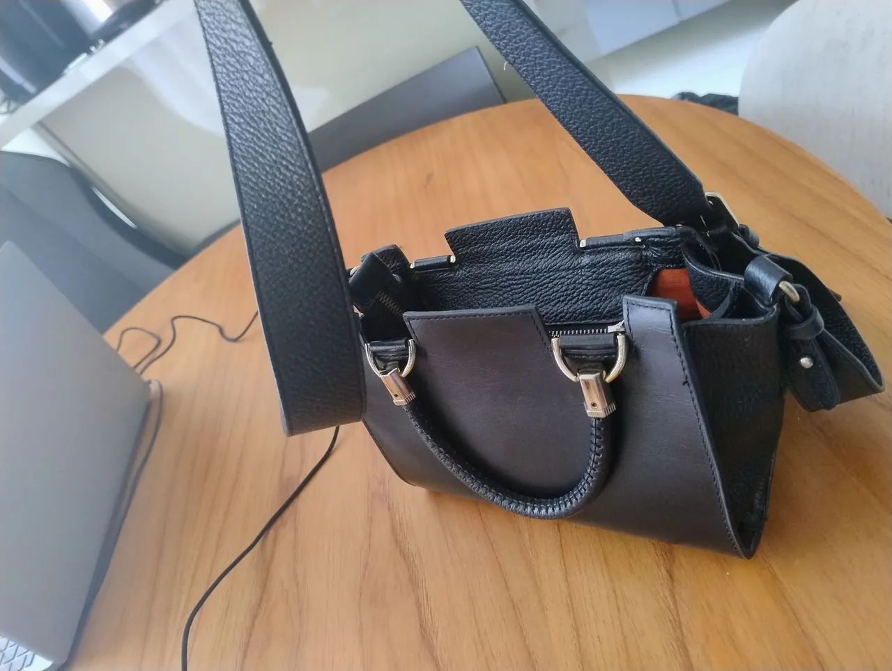 Bolsa de Couro usada, bem conservada  - Foto 3