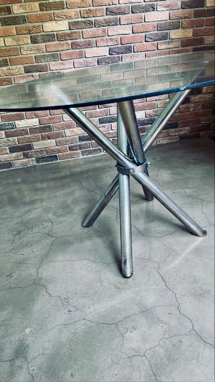 Mesa modelo Standard com base em metal e tampo em vidro - Foto 3