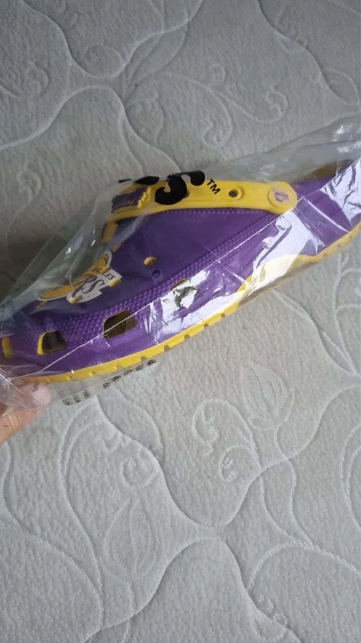Crocs Novo Lakers - Foto 4