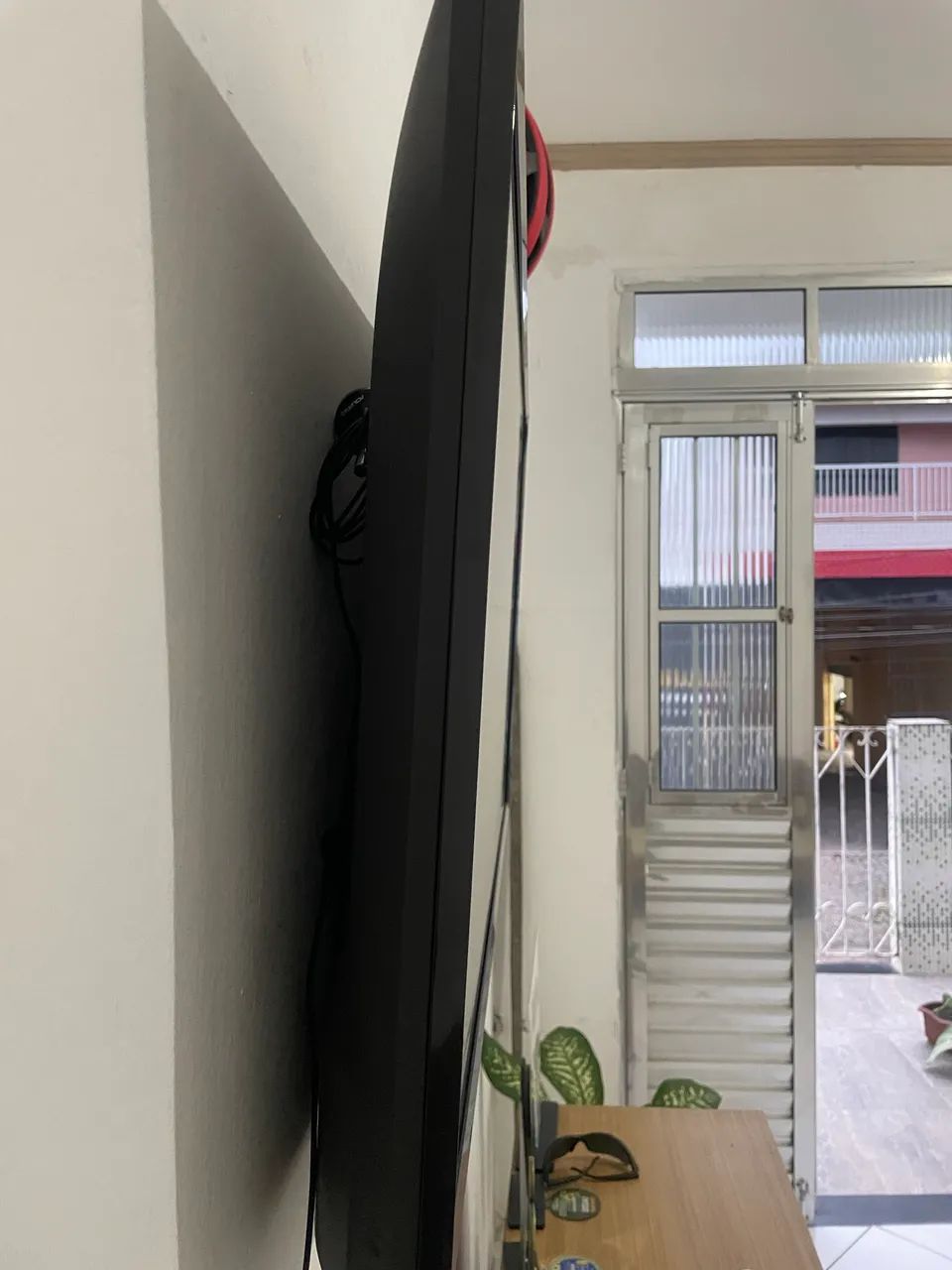 TV LG 43 com defeito 