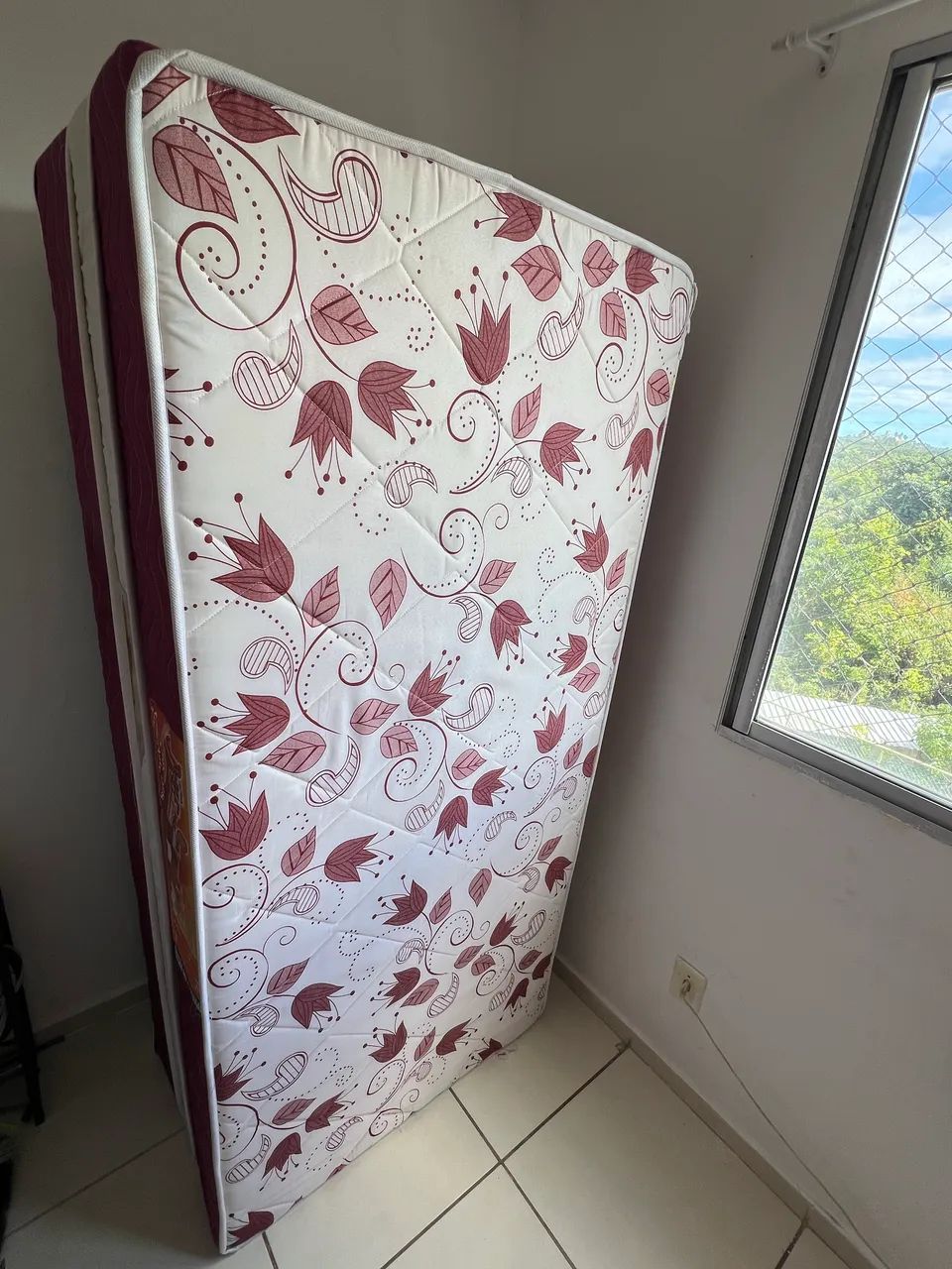 Vendo cama box solteiro com colchão ? - Foto 3
