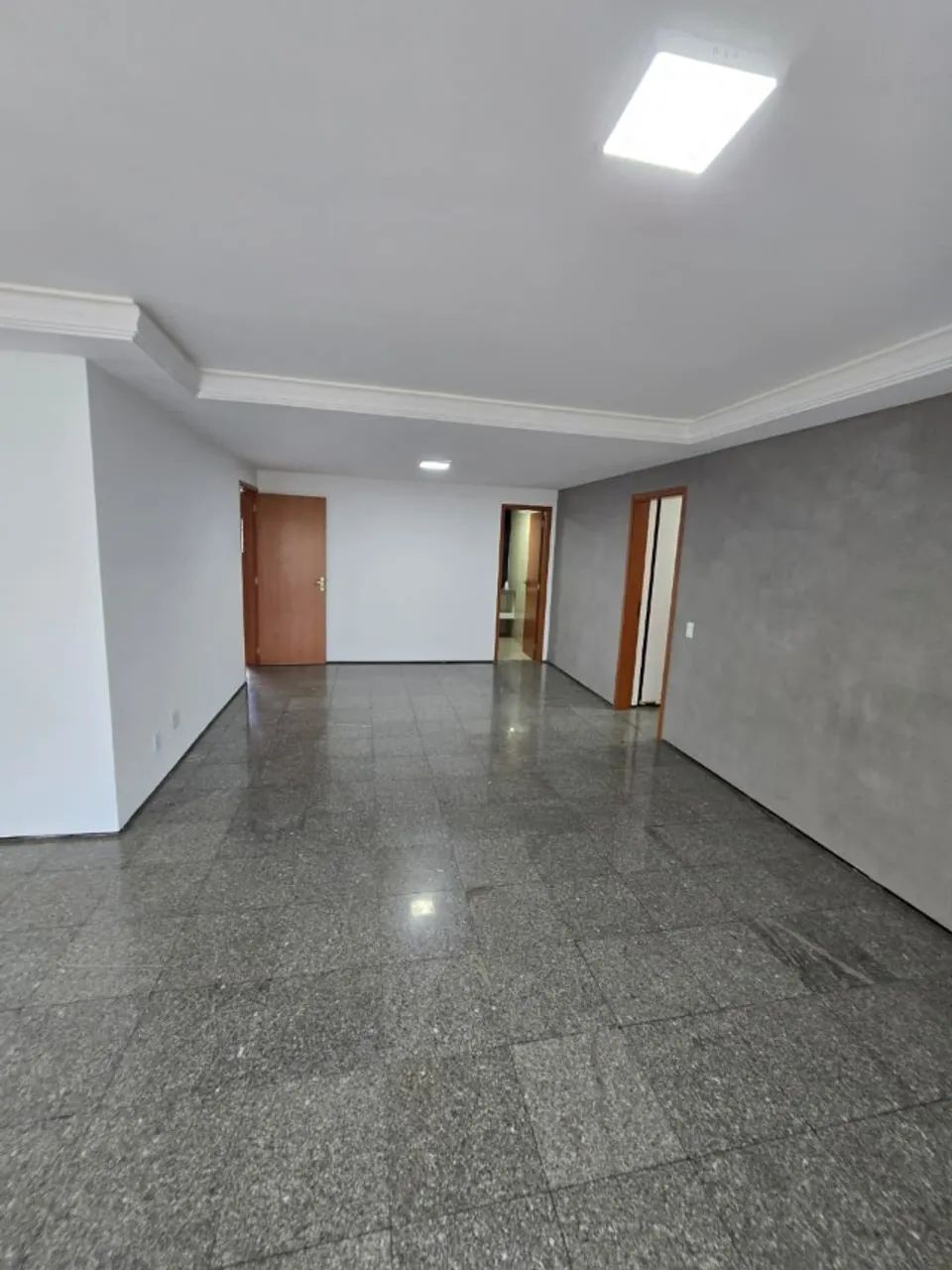 PORTAL DA VILLA, ADRIANÓPOLIS, ALUGO, 3 SUÍTES, ANDAR ALTO  - Foto 2