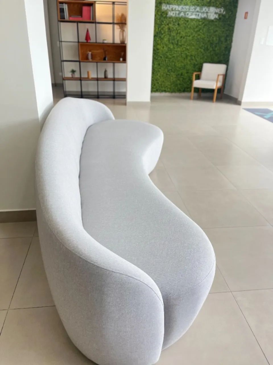 Sofá de tecido, com design elegante. - Foto 3