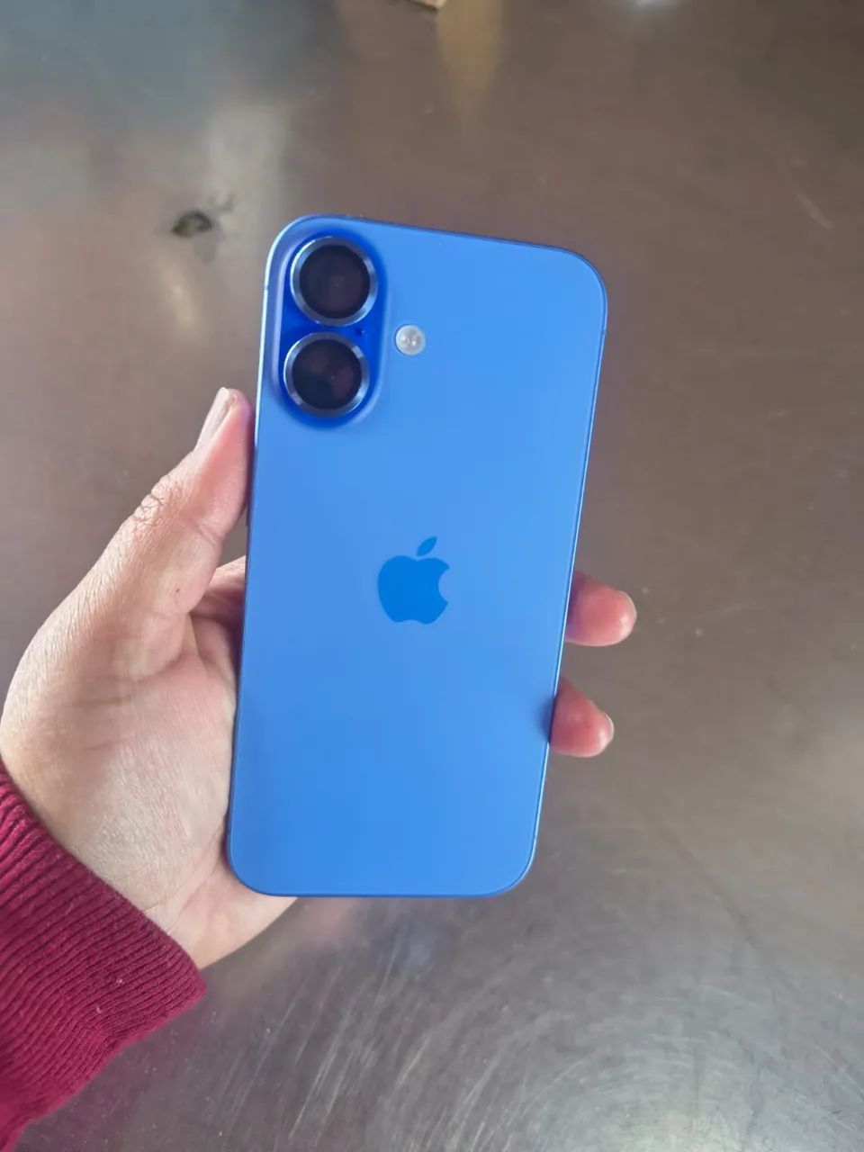 iPhone 16 