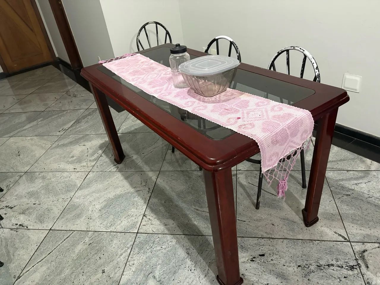 Mesa com cadeiras 